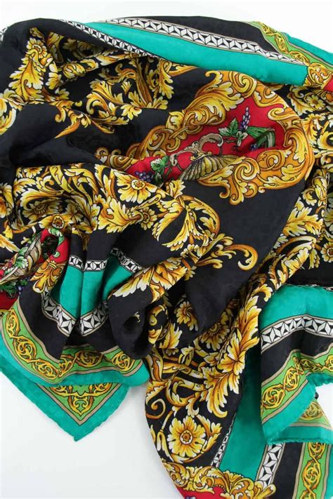 foulard versace cardinali